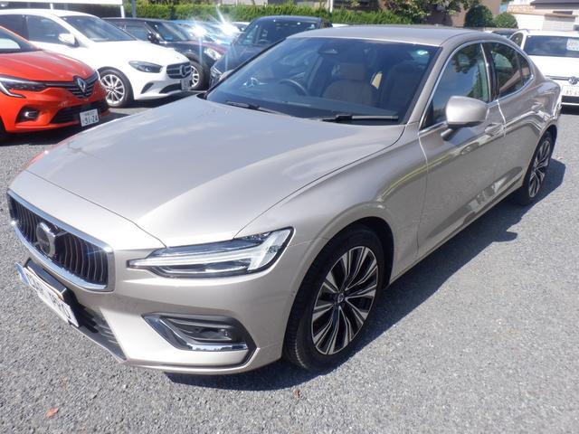 Ｓ６０ アルティメット　Ｂ４　前後シートヒーター　ハンドルヒーター　ハーマンカードン　ＨＵＤ　ナビ　３６０度カメラ　ソナー　ＡＣＣ　ＬＥＤ　ＥＴＣ　ａｐｐｌｅＣａｒＰｌａｙ　ＵＳＢ　Ｂｌｕｅｔｏｏｔｈ　ワイヤレス充電　衝突軽減（2枚目）