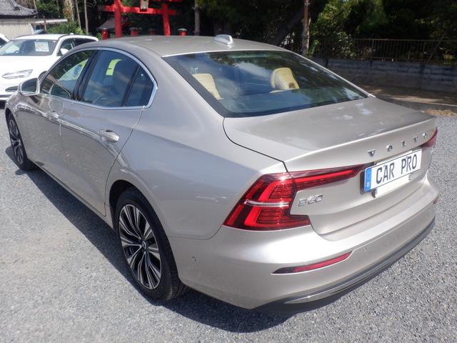 Ｓ６０ アルティメット　Ｂ４　前後シートヒーター　ハンドルヒーター　ハーマンカードン　ＨＵＤ　ナビ　３６０度カメラ　ソナー　ＡＣＣ　ＬＥＤ　ＥＴＣ　ａｐｐｌｅＣａｒＰｌａｙ　ＵＳＢ　Ｂｌｕｅｔｏｏｔｈ　ワイヤレス充電　衝突軽減（8枚目）