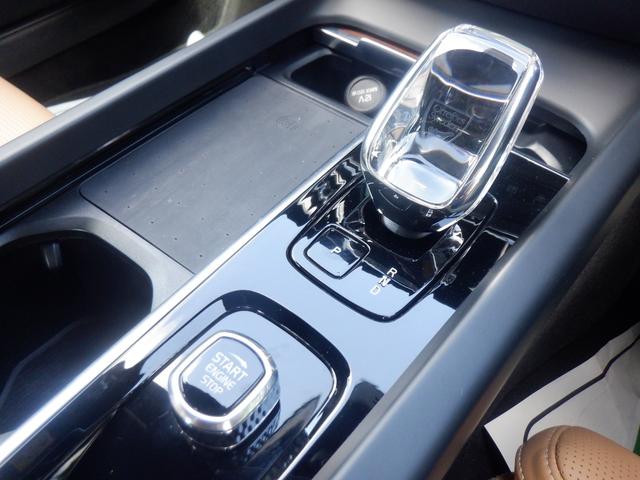 Ｓ６０ アルティメット　Ｂ４　前後シートヒーター　ハンドルヒーター　ハーマンカードン　ＨＵＤ　ナビ　３６０度カメラ　ソナー　ＡＣＣ　ＬＥＤ　ＥＴＣ　ａｐｐｌｅＣａｒＰｌａｙ　ＵＳＢ　Ｂｌｕｅｔｏｏｔｈ　ワイヤレス充電　衝突軽減（24枚目）