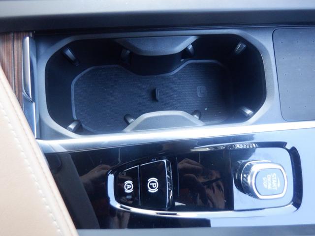Ｓ６０ アルティメット　Ｂ４　前後シートヒーター　ハンドルヒーター　ハーマンカードン　ＨＵＤ　ナビ　３６０度カメラ　ソナー　ＡＣＣ　ＬＥＤ　ＥＴＣ　ａｐｐｌｅＣａｒＰｌａｙ　ＵＳＢ　Ｂｌｕｅｔｏｏｔｈ　ワイヤレス充電　衝突軽減（26枚目）