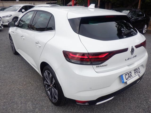 メガーヌ インテンス 1オーナー ACC LEDライト スマートキー フルTV バックカメラ ソナー 衝突軽減 シートヒーター AUX USB Bluetooth appleCarPlay アイドリングストップ(8枚目)