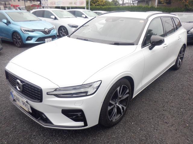 Ｖ６０ Ｂ５　Ｒデザイン　クライメイトパッケージ　１オーナー　ハーマンカードン　ハーフレザー　ハンドル＆シートヒーター　電動シート　ナビ　ＴＶ　３６０度カメラ　ＨＵＤ　電動リアゲート　スマートキー　ＡＣＣ　ＬＥＤライト　ＥＴＣ　アイドリングストップ（2枚目）