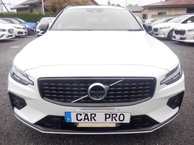 Ｖ６０ Ｂ５　Ｒデザイン　クライメイトパッケージ　１オーナー　ハーマンカードン　ハーフレザー　ハンドル＆シートヒーター　電動シート　ナビ　ＴＶ　３６０度カメラ　ＨＵＤ　電動リアゲート　スマートキー　ＡＣＣ　ＬＥＤライト　ＥＴＣ　アイドリングストップ（3枚目）