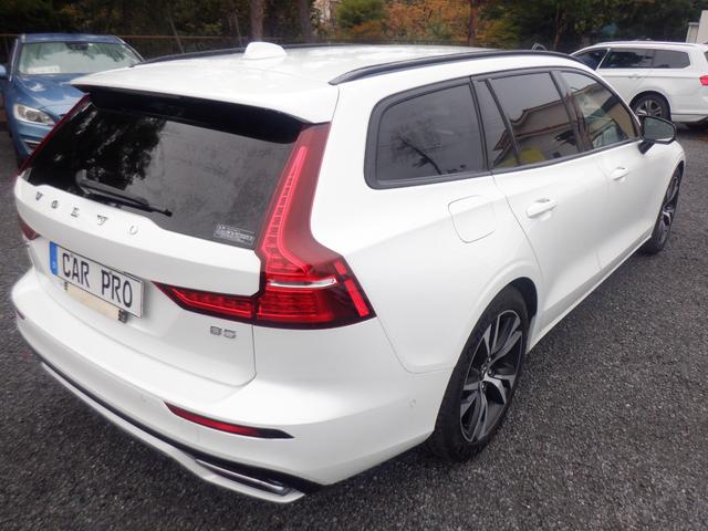 Ｖ６０ Ｂ５　Ｒデザイン　クライメイトパッケージ　１オーナー　ハーマンカードン　ハーフレザー　ハンドル＆シートヒーター　電動シート　ナビ　ＴＶ　３６０度カメラ　ＨＵＤ　電動リアゲート　スマートキー　ＡＣＣ　ＬＥＤライト　ＥＴＣ　アイドリングストップ（6枚目）
