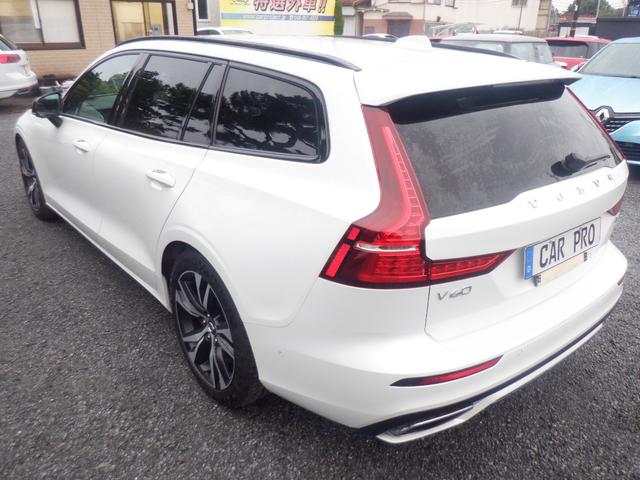 Ｖ６０ Ｂ５　Ｒデザイン　クライメイトパッケージ　１オーナー　ハーマンカードン　ハーフレザー　ハンドル＆シートヒーター　電動シート　ナビ　ＴＶ　３６０度カメラ　ＨＵＤ　電動リアゲート　スマートキー　ＡＣＣ　ＬＥＤライト　ＥＴＣ　アイドリングストップ（8枚目）