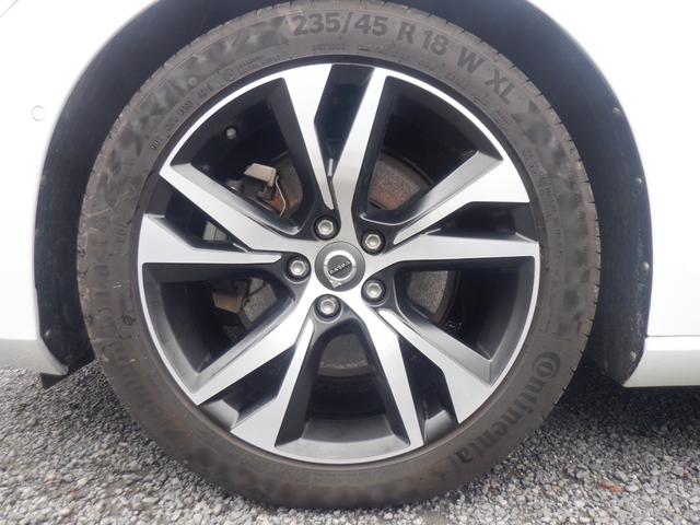 Ｖ６０ Ｂ５　Ｒデザイン　クライメイトパッケージ　１オーナー　ハーマンカードン　ハーフレザー　ハンドル＆シートヒーター　電動シート　ナビ　ＴＶ　３６０度カメラ　ＨＵＤ　電動リアゲート　スマートキー　ＡＣＣ　ＬＥＤライト　ＥＴＣ　アイドリングストップ（12枚目）