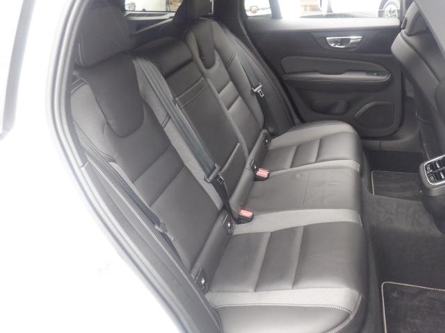 Ｖ６０ Ｂ５　Ｒデザイン　クライメイトパッケージ　１オーナー　ハーマンカードン　ハーフレザー　ハンドル＆シートヒーター　電動シート　ナビ　ＴＶ　３６０度カメラ　ＨＵＤ　電動リアゲート　スマートキー　ＡＣＣ　ＬＥＤライト　ＥＴＣ　アイドリングストップ（17枚目）