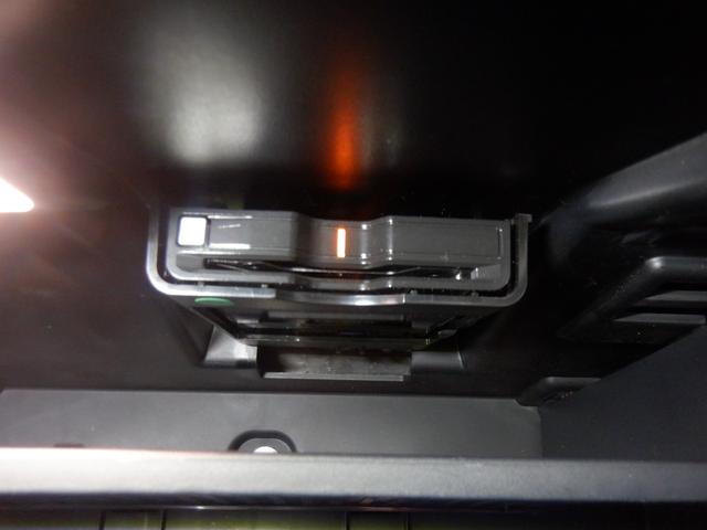 Ｖ６０ Ｂ５　Ｒデザイン　クライメイトパッケージ　１オーナー　ハーマンカードン　ハーフレザー　ハンドル＆シートヒーター　電動シート　ナビ　ＴＶ　３６０度カメラ　ＨＵＤ　電動リアゲート　スマートキー　ＡＣＣ　ＬＥＤライト　ＥＴＣ　アイドリングストップ（28枚目）