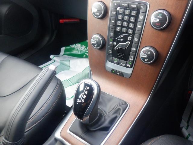 VOLVO V40 CROSS COUNTRY T5 AWD MOMENTUM