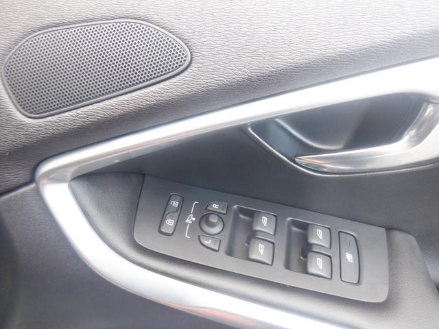 VOLVO V40 CROSS COUNTRY T5 AWD MOMENTUM