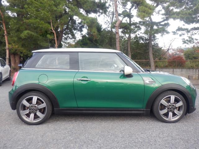 MINI クーパー 60イヤーズエディション 3ドア インテリジェントセーフティ 茶革 シートヒーター 純正ナビ バックカメラソナー 衝突軽減 クルコン パーキングアシスト スマートキー LEDライト ETC 音楽インポート USB Bluetooth(5枚目)