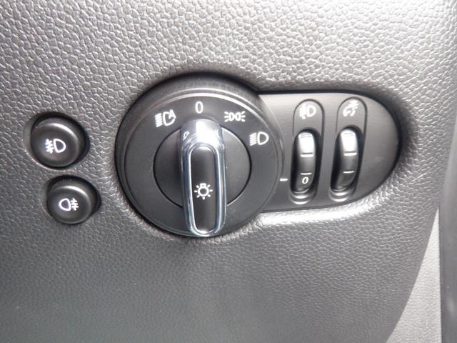 MINI クーパー 60イヤーズエディション 3ドア インテリジェントセーフティ 茶革 シートヒーター 純正ナビ バックカメラソナー 衝突軽減 クルコン パーキングアシスト スマートキー LEDライト ETC 音楽インポート USB Bluetooth(34枚目)