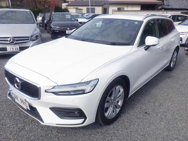 Ｖ６０ Ｂ４　モメンタム　クライメイトパッケージ　ハンドル＆シートヒーター　ナビＴＶ　３６０度カメラ　ソナー　ＡＣＣ　衝突軽減　パーキングアシスト　黒革　電動リアゲート　ＬＥＤ　ＥＴＣ　ｃａｒＰＬＡＹ　ＵＳＢ　Ｂｌｕｅｔｏｏｔｈ　ワイヤレス充電（2枚目）