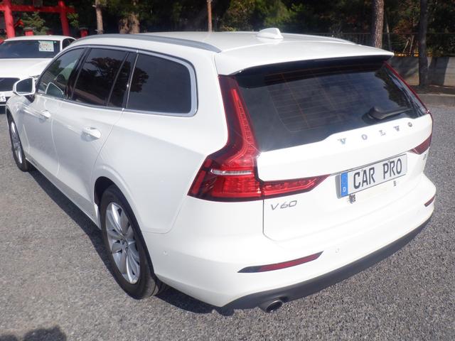 Ｖ６０ Ｂ４　モメンタム　クライメイトパッケージ　ハンドル＆シートヒーター　ナビＴＶ　３６０度カメラ　ソナー　ＡＣＣ　衝突軽減　パーキングアシスト　黒革　電動リアゲート　ＬＥＤ　ＥＴＣ　ｃａｒＰＬＡＹ　ＵＳＢ　Ｂｌｕｅｔｏｏｔｈ　ワイヤレス充電（8枚目）