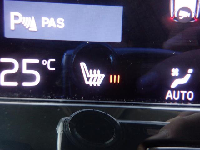 Ｖ６０ Ｂ４　モメンタム　クライメイトパッケージ　ハンドル＆シートヒーター　ナビＴＶ　３６０度カメラ　ソナー　ＡＣＣ　衝突軽減　パーキングアシスト　黒革　電動リアゲート　ＬＥＤ　ＥＴＣ　ｃａｒＰＬＡＹ　ＵＳＢ　Ｂｌｕｅｔｏｏｔｈ　ワイヤレス充電（22枚目）