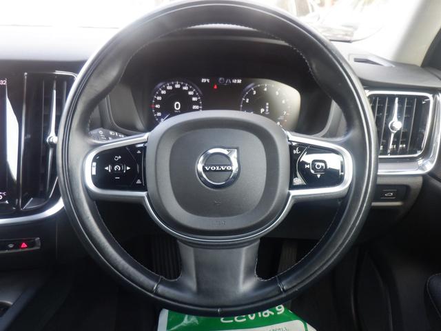 Ｖ６０ Ｂ４　モメンタム　クライメイトパッケージ　ハンドル＆シートヒーター　ナビＴＶ　３６０度カメラ　ソナー　ＡＣＣ　衝突軽減　パーキングアシスト　黒革　電動リアゲート　ＬＥＤ　ＥＴＣ　ｃａｒＰＬＡＹ　ＵＳＢ　Ｂｌｕｅｔｏｏｔｈ　ワイヤレス充電（40枚目）