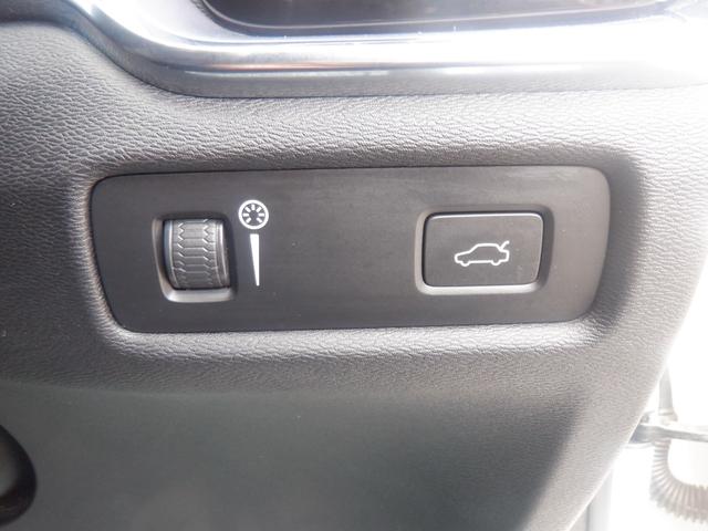 Ｖ６０ Ｂ４　モメンタム　クライメイトパッケージ　ハンドル＆シートヒーター　ナビＴＶ　３６０度カメラ　ソナー　ＡＣＣ　衝突軽減　パーキングアシスト　黒革　電動リアゲート　ＬＥＤ　ＥＴＣ　ｃａｒＰＬＡＹ　ＵＳＢ　Ｂｌｕｅｔｏｏｔｈ　ワイヤレス充電（41枚目）