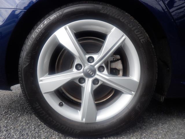 Ａ４アバント ３５ＴＦＳＩ　アドバンスド　アウディプレセンス　ＬＥＤ　ＡＣＣ　３６０度カメラ　パーキングアシスト　衝突軽減　ナビＴＶ　電動シートヒーター　電動Ｒゲート　ＥＴＣ　ディスプレイオーディオ　ａｐｐｌｅＣａｒＰｌａｙ　ＵＳＢ　ブルートゥース　パドルシフト（12枚目）