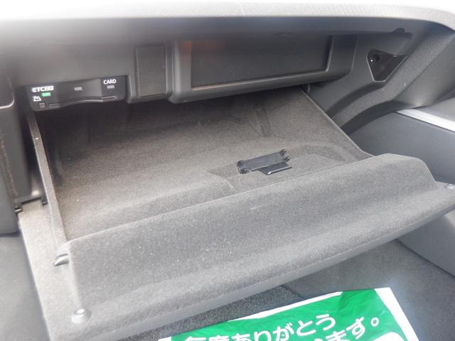 Ａ４アバント ３５ＴＦＳＩ　アドバンスド　アウディプレセンス　ＬＥＤ　ＡＣＣ　３６０度カメラ　パーキングアシスト　衝突軽減　ナビＴＶ　電動シートヒーター　電動Ｒゲート　ＥＴＣ　ディスプレイオーディオ　ａｐｐｌｅＣａｒＰｌａｙ　ＵＳＢ　ブルートゥース　パドルシフト（27枚目）