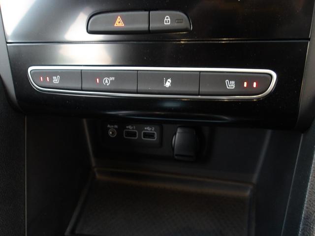 メガーヌ スポーツツアラー　インテンス　バックカメラ　前後ソナー　ＡＣＣ　レーンアシスト　ブラインドスポット　衝突軽減　Ｌ？Ｄ　スマートキー　アイドリングストップ　ＡＵＸ　ＵＳＢ　ブルートゥース　ハーフレザー　シートヒーター（21枚目）