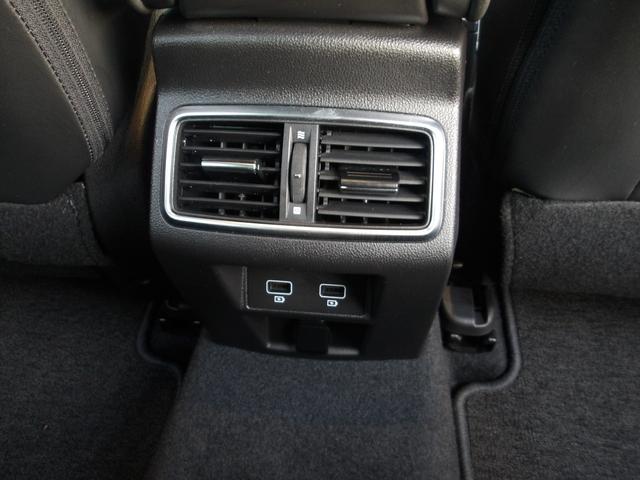 メガーヌ スポーツツアラー　インテンス　バックカメラ　前後ソナー　ＡＣＣ　レーンアシスト　ブラインドスポット　衝突軽減　Ｌ？Ｄ　スマートキー　アイドリングストップ　ＡＵＸ　ＵＳＢ　ブルートゥース　ハーフレザー　シートヒーター（24枚目）