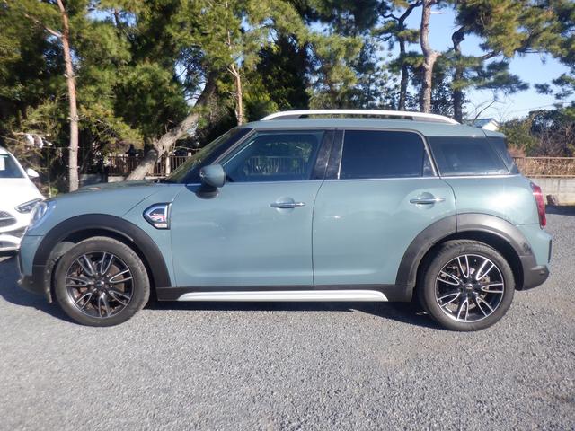 ＭＩＮＩ クロスオーバー　バッキンガム　インテリジェントセーフティ　後期モデル　ＤＣＴ　純正ナビ　バックカメラ　ソナー　レーンパーキングアシスト　電動リアゲート　ＡＣＣ　衝突軽減　ＥＴＣ　ＬＥＤライト　スマートキー　ディスプレイオーディオ　ＵＳＢ　Ｂｌｕｅｔｏｏｔｈ（9枚目）