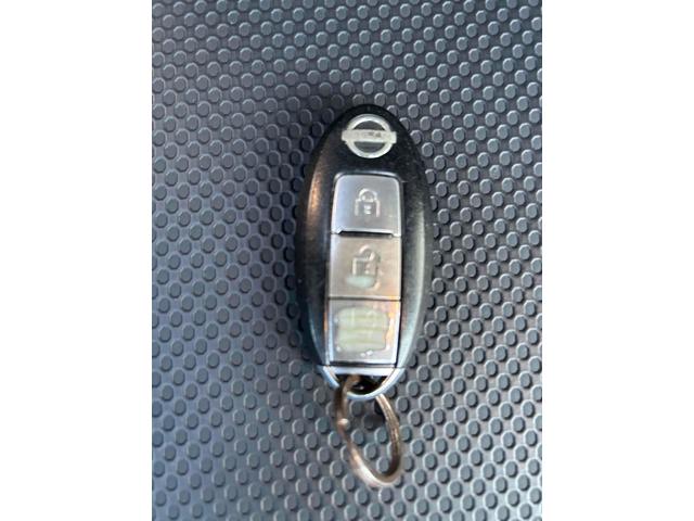 エクストレイル ２５Ｘ　４ＷＤ　バックカメラ　アルミホイール　スマートキー　電動格納ミラー　ＣＶＴ　衝突安全ボディ　ＡＢＳ　ＥＳＣ　エアコン　パワーステアリング　パワーウィンドウ　運転席エアバッグ　助手席エアバッグ（9枚目）