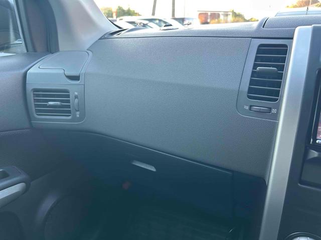 エクストレイル ２５Ｘ　４ＷＤ　バックカメラ　アルミホイール　スマートキー　電動格納ミラー　ＣＶＴ　衝突安全ボディ　ＡＢＳ　ＥＳＣ　エアコン　パワーステアリング　パワーウィンドウ　運転席エアバッグ　助手席エアバッグ（23枚目）