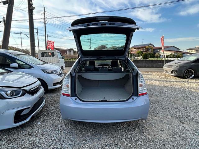 プリウス L アルミホイール CVT スマートキー アイドリングストップ 電動格納ミラー 盗難防止システム CD MD 衝突安全ボディ ABS ESC エアコン パワーステアリング パワーウィンドウ(16枚目)