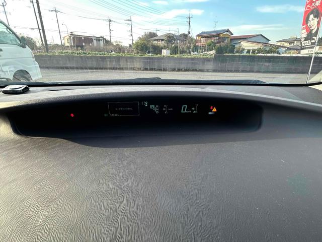 プリウス L アルミホイール CVT スマートキー アイドリングストップ 電動格納ミラー 盗難防止システム CD MD 衝突安全ボディ ABS ESC エアコン パワーステアリング パワーウィンドウ(31枚目)