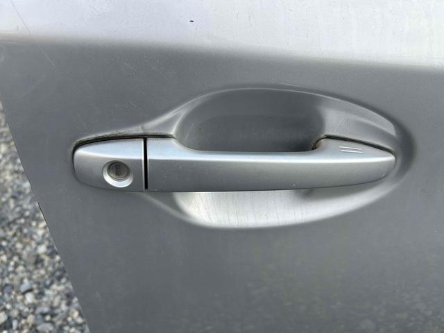 プリウス S ナビ アルミホイール CVT スマートキー 電動格納ミラー 盗難防止システム ミュージックプレイヤー接続可 衝突安全ボディ ABS ESC エアコン パワーステアリング パワーウィンドウ(18枚目)