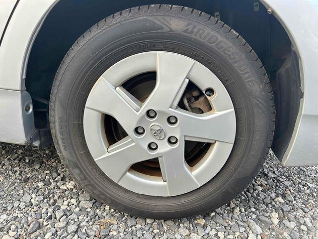 プリウス S ナビ アルミホイール CVT スマートキー 電動格納ミラー 盗難防止システム ミュージックプレイヤー接続可 衝突安全ボディ ABS ESC エアコン パワーステアリング パワーウィンドウ(21枚目)