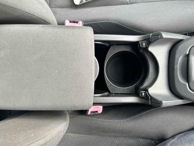 プリウス S ナビ アルミホイール CVT スマートキー 電動格納ミラー 盗難防止システム ミュージックプレイヤー接続可 衝突安全ボディ ABS ESC エアコン パワーステアリング パワーウィンドウ(22枚目)