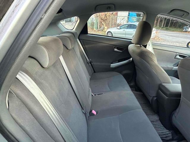 プリウス S ドライブレコーダー ETC ナビ クリアランスソナー アルミホイール スマートキー 電動格納ミラー CVT 盗難防止システム 衝突安全ボディ ABS ESC エアコン パワーステアリング(9枚目)