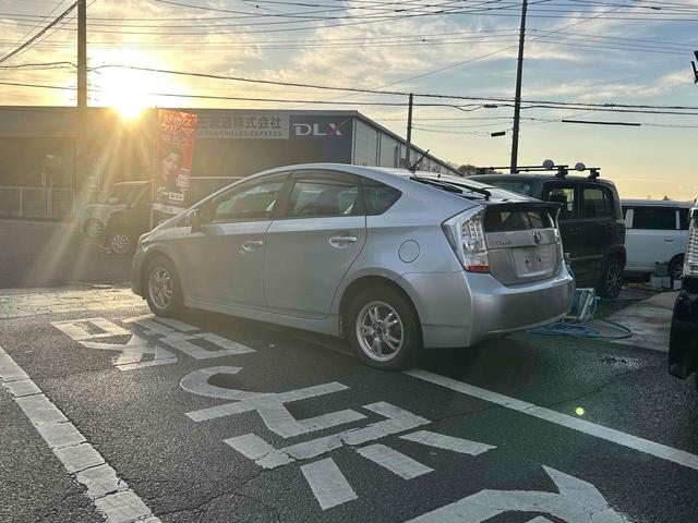 プリウス S ドライブレコーダー ETC ナビ クリアランスソナー アルミホイール スマートキー 電動格納ミラー CVT 盗難防止システム 衝突安全ボディ ABS ESC エアコン パワーステアリング(15枚目)