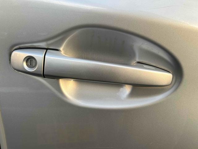 プリウス S ドライブレコーダー ETC ナビ クリアランスソナー アルミホイール スマートキー 電動格納ミラー CVT 盗難防止システム 衝突安全ボディ ABS ESC エアコン パワーステアリング(16枚目)