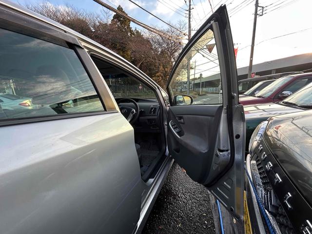 プリウス S ドライブレコーダー ETC ナビ クリアランスソナー アルミホイール スマートキー 電動格納ミラー CVT 盗難防止システム 衝突安全ボディ ABS ESC エアコン パワーステアリング(24枚目)