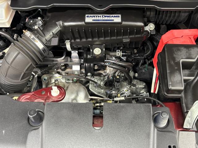 ステップワゴンスパーダ スパーダホンダセンシング　純正メモリーナビ　フルセグＴＶ　バックカメラ　ＥＴＣ２．０　両側パワースライドドア　前後ドラレコ　２列目ベンチシート　盗難防止　助手席エアバッグ　Ｗパワスラ　リアオートエアコン　地デジ　ＬＥＤライト（3枚目）