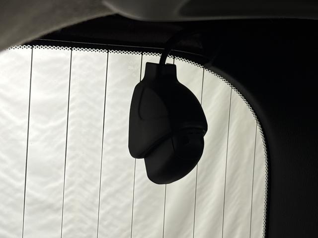 ステップワゴンスパーダ スパーダホンダセンシング　純正メモリーナビ　フルセグＴＶ　バックカメラ　ＥＴＣ２．０　両側パワースライドドア　前後ドラレコ　２列目ベンチシート　盗難防止　助手席エアバッグ　Ｗパワスラ　リアオートエアコン　地デジ　ＬＥＤライト（5枚目）