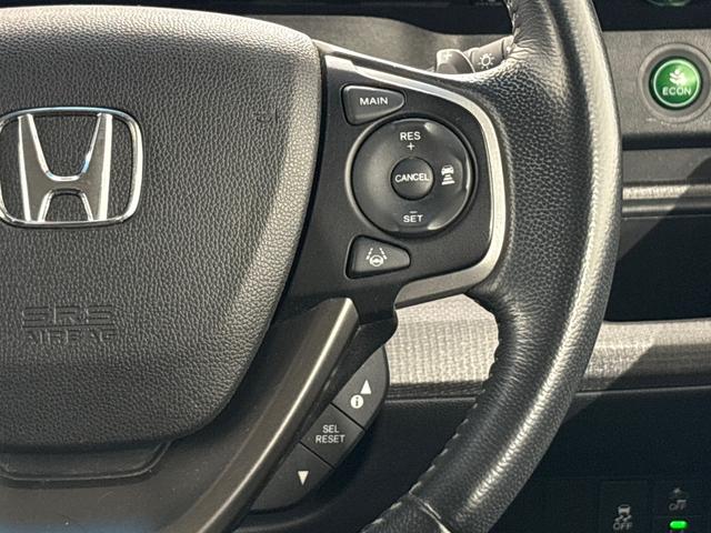 ステップワゴンスパーダ スパーダホンダセンシング　純正メモリーナビ　フルセグＴＶ　バックカメラ　ＥＴＣ２．０　両側パワースライドドア　前後ドラレコ　２列目ベンチシート　盗難防止　助手席エアバッグ　Ｗパワスラ　リアオートエアコン　地デジ　ＬＥＤライト（19枚目）