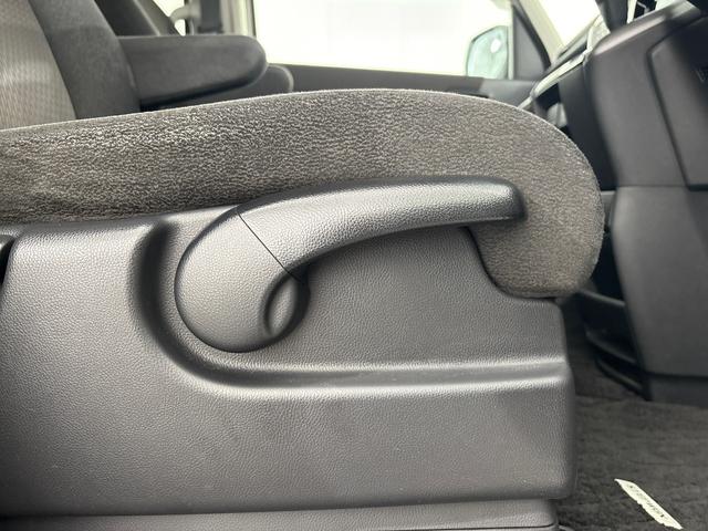 ステップワゴンスパーダ スパーダホンダセンシング　純正メモリーナビ　フルセグＴＶ　バックカメラ　ＥＴＣ２．０　両側パワースライドドア　前後ドラレコ　２列目ベンチシート　盗難防止　助手席エアバッグ　Ｗパワスラ　リアオートエアコン　地デジ　ＬＥＤライト（27枚目）