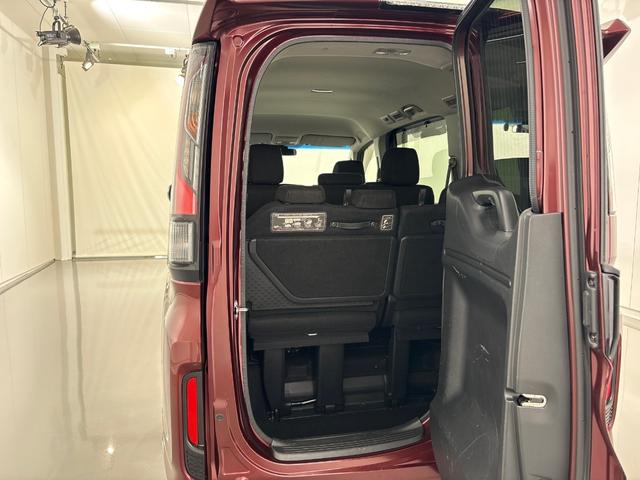 ステップワゴンスパーダ スパーダホンダセンシング　純正メモリーナビ　フルセグＴＶ　バックカメラ　ＥＴＣ２．０　両側パワースライドドア　前後ドラレコ　２列目ベンチシート　盗難防止　助手席エアバッグ　Ｗパワスラ　リアオートエアコン　地デジ　ＬＥＤライト（35枚目）