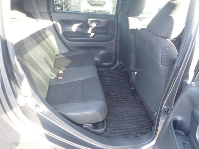 二列目シートも綺麗な状態です。