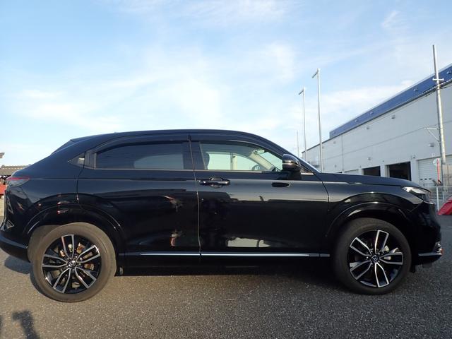 ヴェゼル ｅ：ＨＥＶＺ　１オーナー　Ｒカメラ　フルセグテレビ　スマ－トキ－　ＥＴＣ車載器　アクティブクルーズ　サイドエアバッグ　ナビＴＶ　フルオートエアコン　横滑り防止　キーフリーシステム　４ＷＤ車　禁煙　ＬＥＤヘッドライト（4枚目）