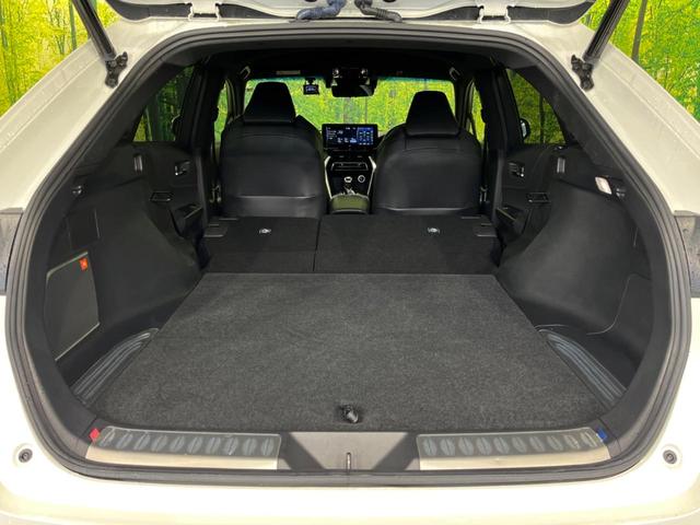 ハリアー Ｚ　禁煙車　１２．３型メーカーナビ　ＪＢＬ　デジタルインナーミラー　ＢＳＭ　ハーフレザーシート　パワーシート　パワーバックドア　純正１９インチアルミ　ＬＥＤヘッドランプ　ＬＥＤフォグランプ　ＲＣＴＡ（10枚目）