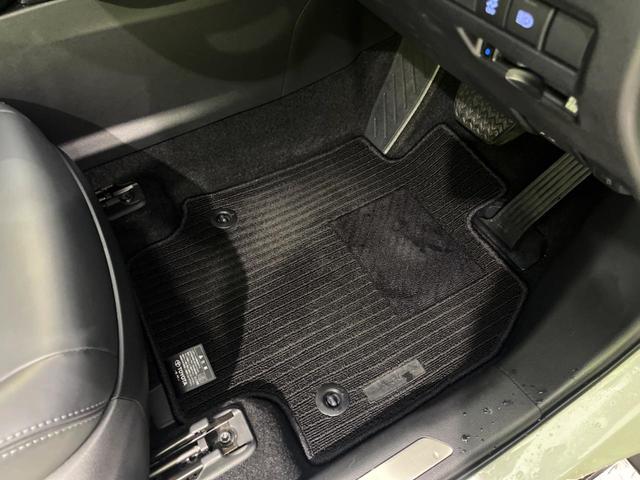 ハリアー Ｚ　禁煙車　１２．３型メーカーナビ　ＪＢＬ　デジタルインナーミラー　ＢＳＭ　ハーフレザーシート　パワーシート　パワーバックドア　純正１９インチアルミ　ＬＥＤヘッドランプ　ＬＥＤフォグランプ　ＲＣＴＡ（24枚目）