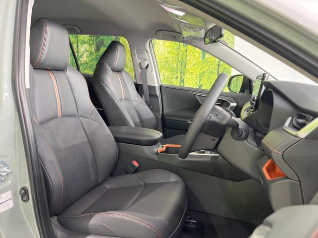 ＲＡＶ４ アドベンチャー　純正１０．５型ＤＡ　登録済未使用車　ＢＳＭ　ＬＥＤヘッドランプ　ＬＥＤフォグランプ　純正１９インチアルミ　合皮スポーティシート　パワーシート　シートヒーター　ベンチレーション　自動防眩インナーミラー（8枚目）