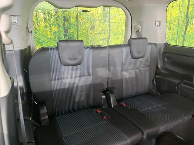 ヴォクシー ＺＳ　煌　禁煙車　両側電動スライドドア　パナソニック製ＳＤナビ　後席モニター　バックカメラ　ＥＴＣ　ドラレコ　ＬＥＤヘッドライト　純正１６インチアルミホイール　スマートキー　デュアルエアコン　革巻きステアリング（10枚目）