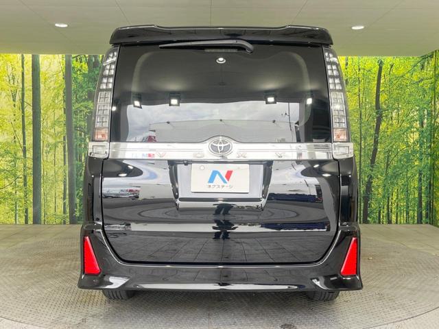 ヴォクシー ＺＳ　煌　禁煙車　両側電動スライドドア　パナソニック製ＳＤナビ　後席モニター　バックカメラ　ＥＴＣ　ドラレコ　ＬＥＤヘッドライト　純正１６インチアルミホイール　スマートキー　デュアルエアコン　革巻きステアリング（16枚目）