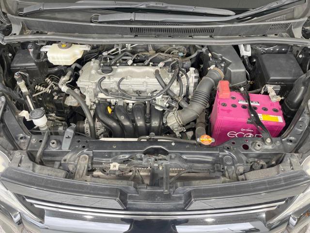 ヴォクシー ＺＳ　煌　禁煙車　両側電動スライドドア　パナソニック製ＳＤナビ　後席モニター　バックカメラ　ＥＴＣ　ドラレコ　ＬＥＤヘッドライト　純正１６インチアルミホイール　スマートキー　デュアルエアコン　革巻きステアリング（18枚目）